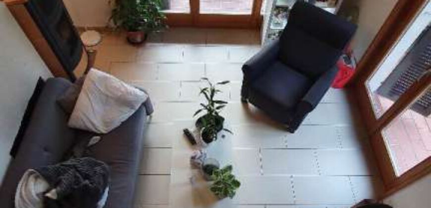 Charmant appartement de 3.5 pièces avec joli jardin et vue imprenable sur le lac